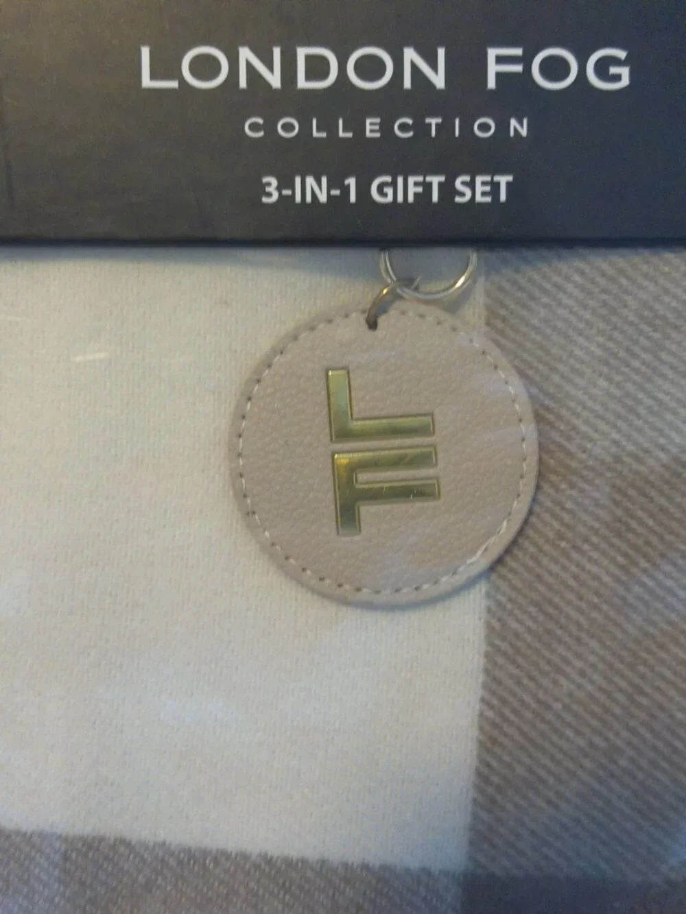 London Fog Collection 3 In 1 Gift Set Scarf Wallet Key Chain NEW